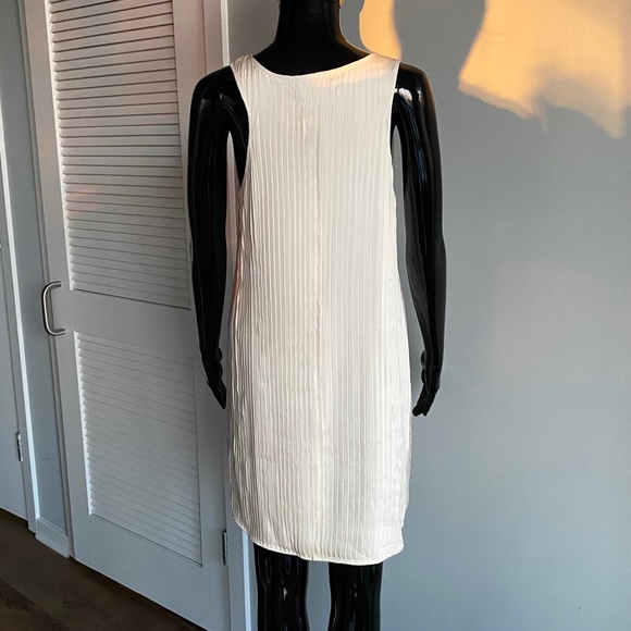 Alice + Olivia Pleated Sequin Sheath Dress Beige Cream Size M 4-6 - Picture 5 of 15